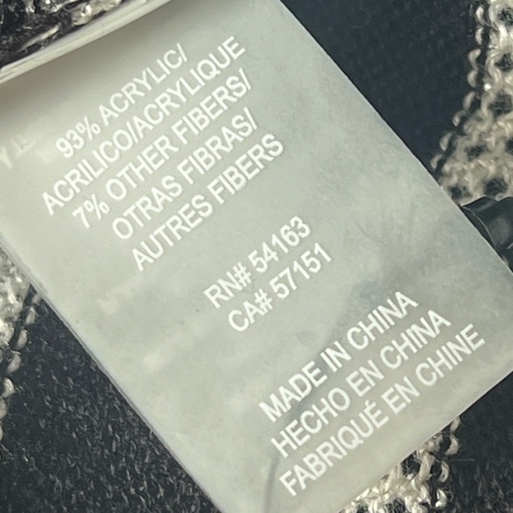 Calvin Klein NWT Knit Ruana Wrap Shawl Soft Sleek Lightweight - Picture 7 of 13